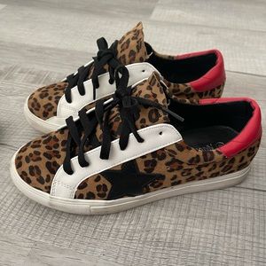 Size 8 star sneaker from Red Dress Boutique